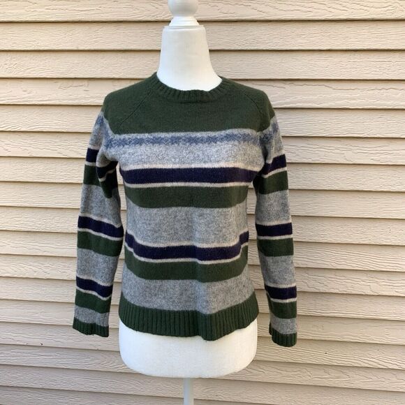 American Eagle 100% Lambswool Women’s Sweater Med Small Green Crew Neck Striped - Picture 2 of 9